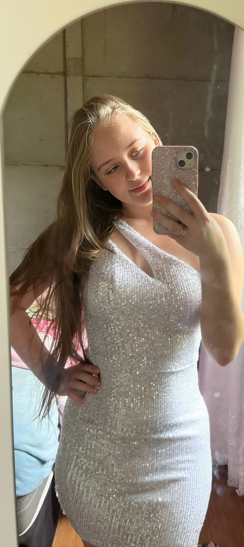 manu-brazilian-escort-in-dubai-3