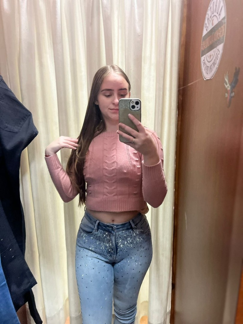 manu-brazilian-escort-in-dubai-4