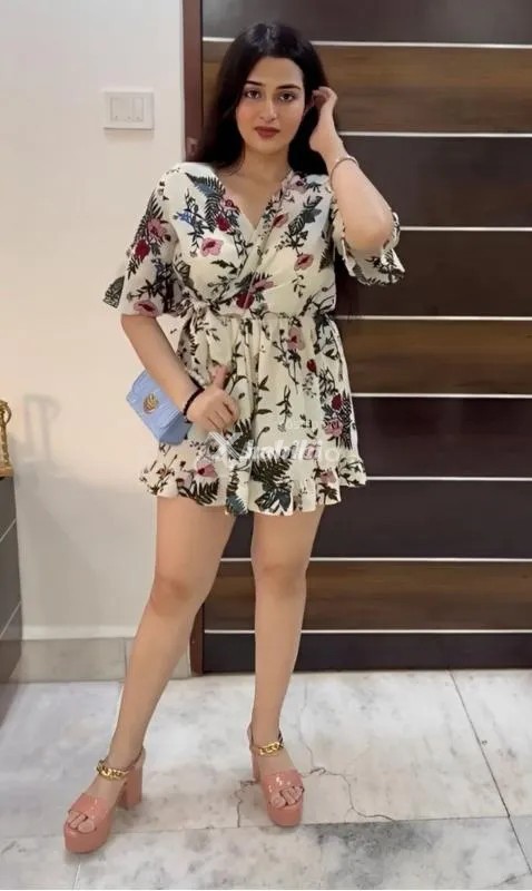 xy-college-girls-and-housewife-available-1