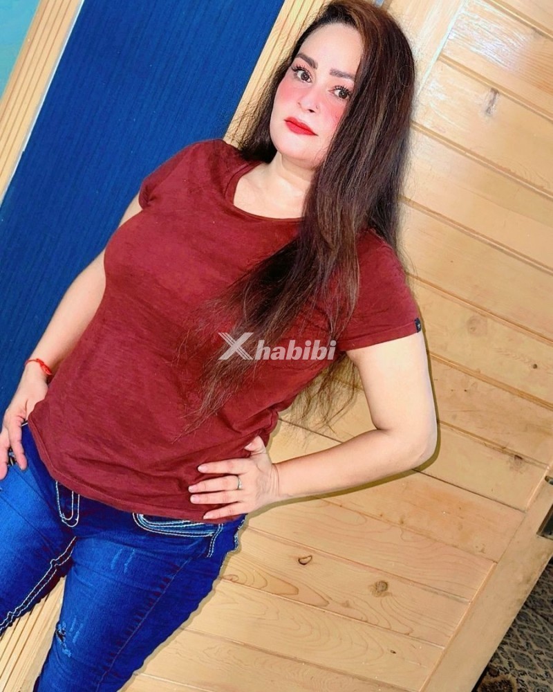 girls-available-for-day-and-night-3