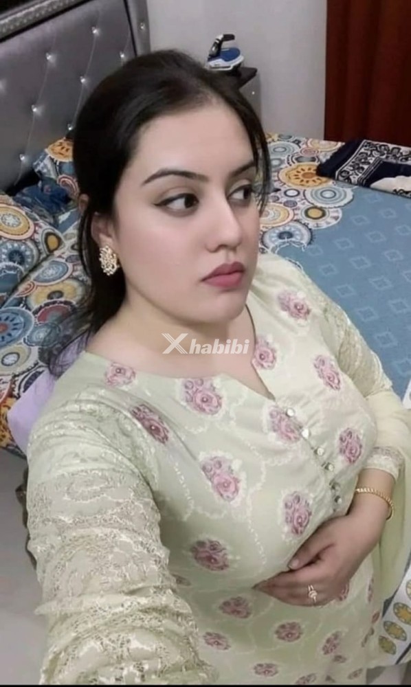girls-available-for-day-and-night-2