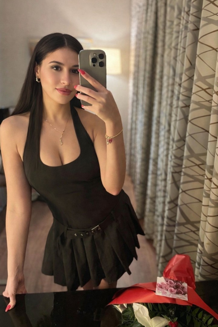 swetlena-available-now-2
