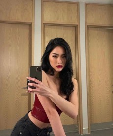 angela