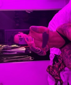 attractive-escort-girl-full-services