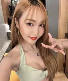 available-asian-girl-selena
