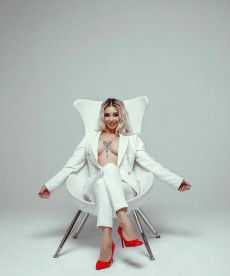bella